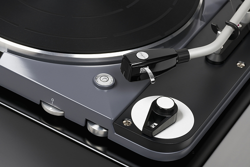Thorens TD 124 DD High Gloss Black