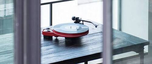 Pro-Ject Audio RPM 3 Carbon High Gloss Red 2M Silver