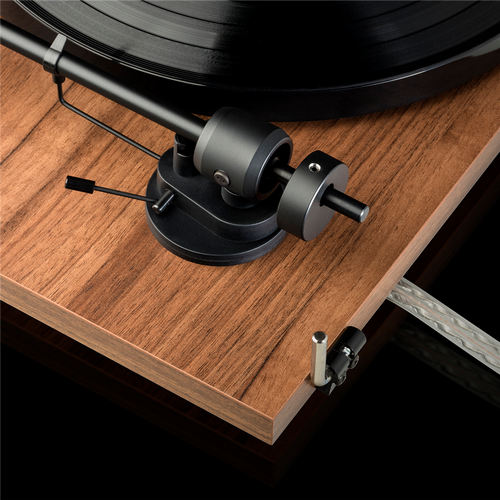 Pro-Ject Audio E1 High Gloss Black AT3600L