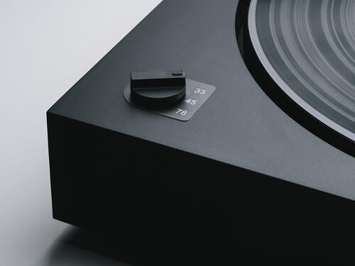 Pro-Ject Audio Automat A2 Matt Black 2M Red