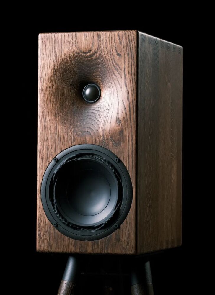 Buchardt Audio E50 Rounded Smoked Oak
