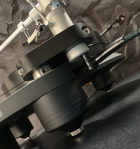 Zavfino-1877Phono ZV8-X + Aeshna Carbon